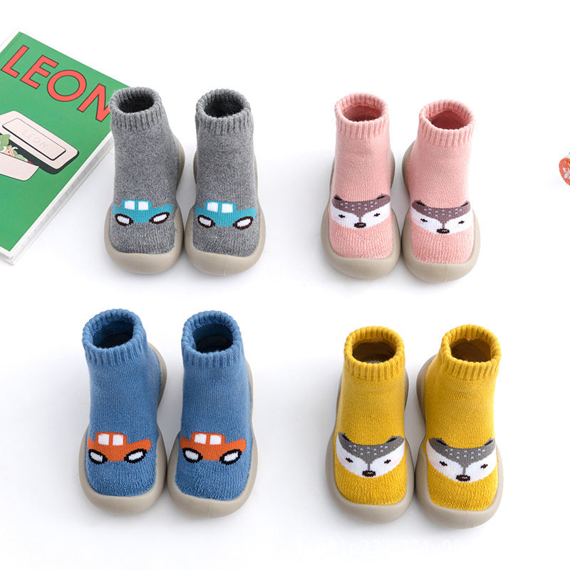When Do Babies Need Shoes? A Parent's Guide to First Walkers & Non-Slip Sock Shoes