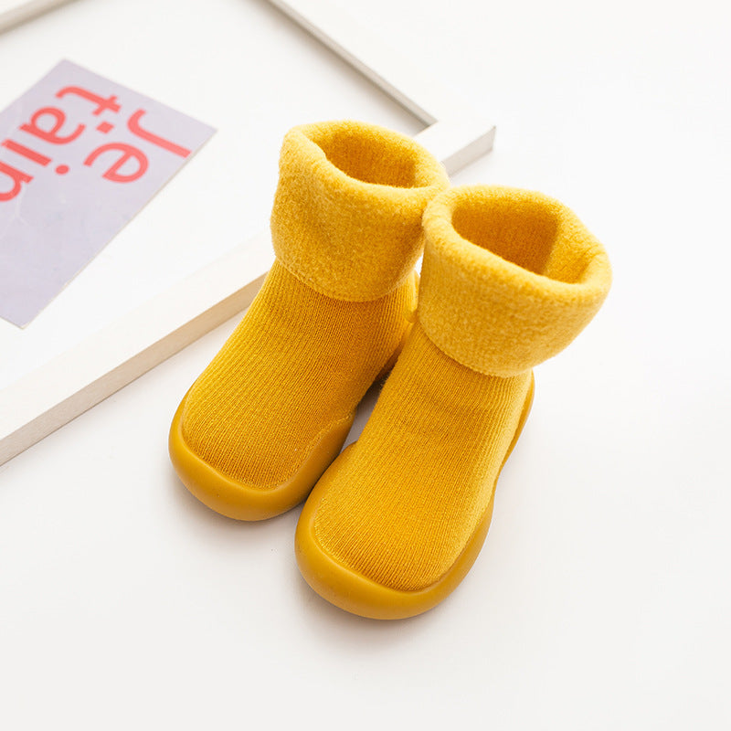 Yellow lion cartoon baby sock shoes